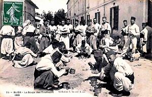 Blida - Tirailleurs - La Soupe - 1909